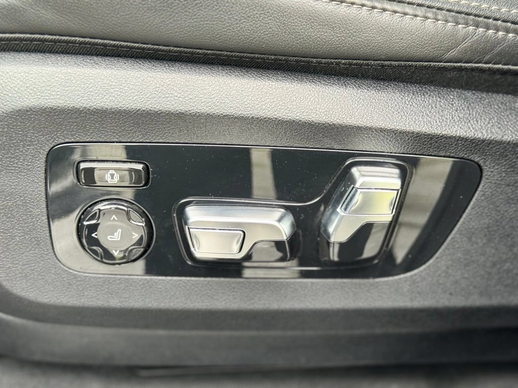 Certified 2025 BMW X7 xDrive40i AWD/4WD image 13