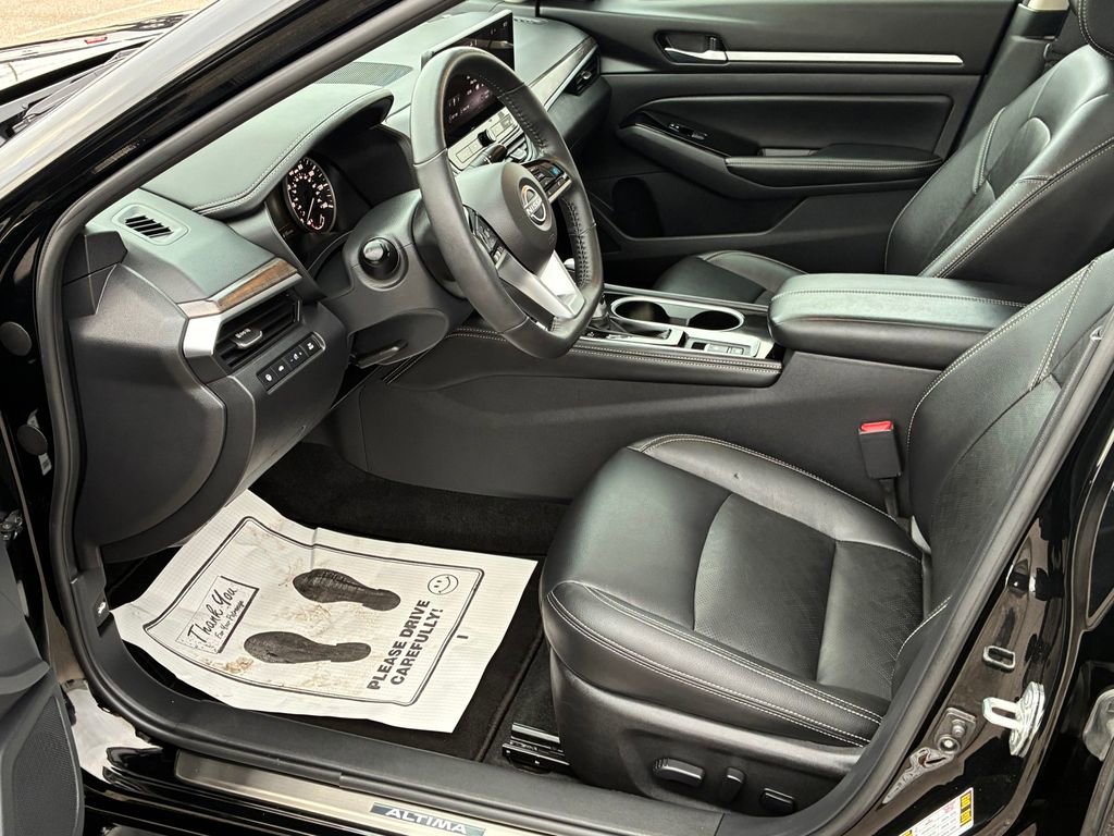 Used 2025 Nissan Altima 2.5 SL FWD image 15