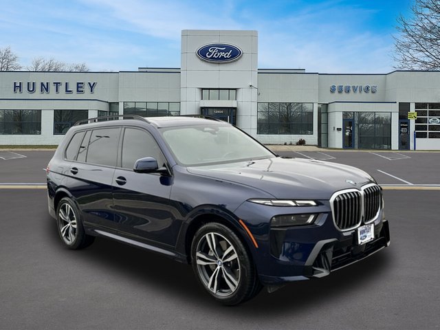 Used 2023 BMW X7 xDrive40i w/ M Sport Package AWD/4WD image 4