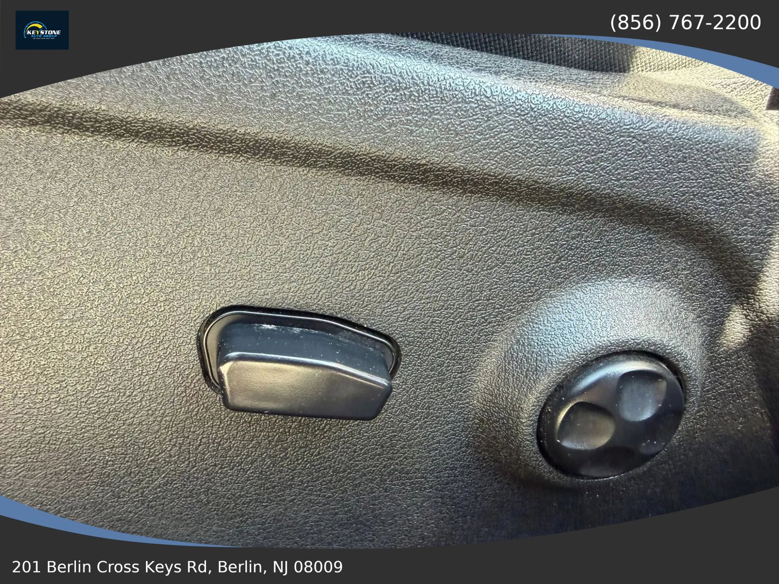 Used 2018 Dodge Journey Crossroad w/ Nav & Sun Group FWD image 35