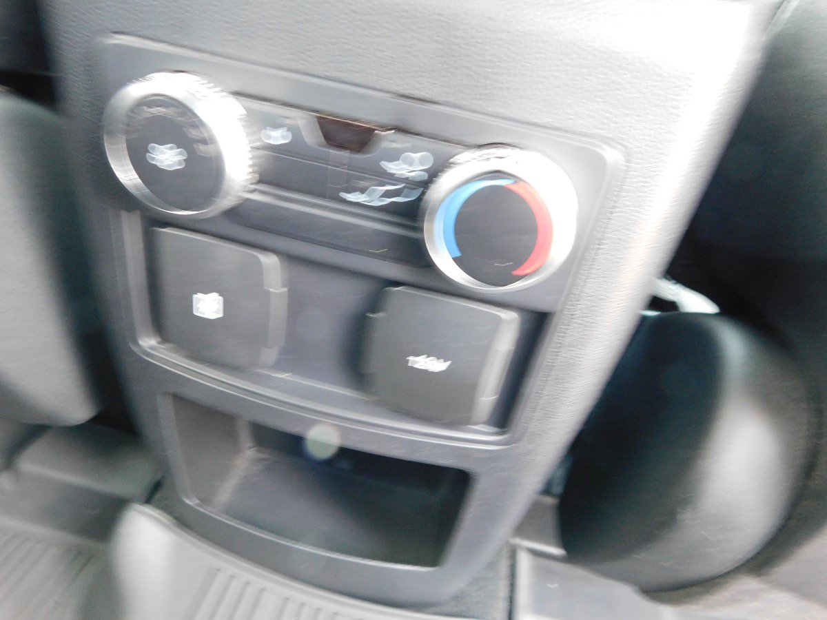 Used 2020 Ford Explorer XLT AWD/4WD image 32