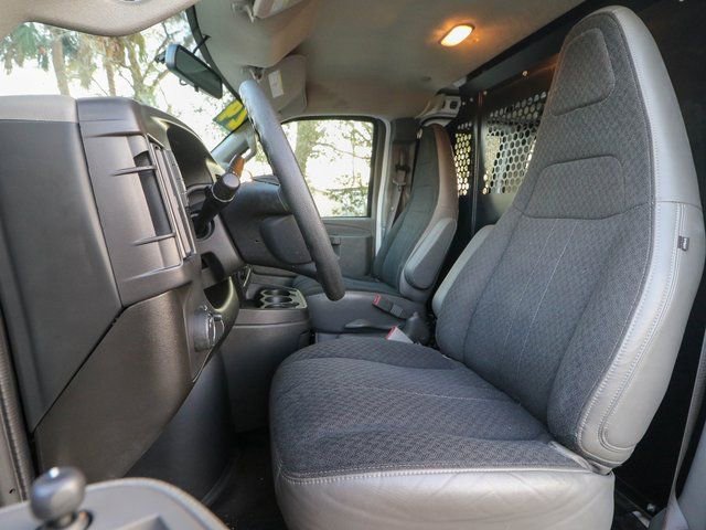 Used 2024 GMC Savana 2500 w/ Driver Convenience Package image 15