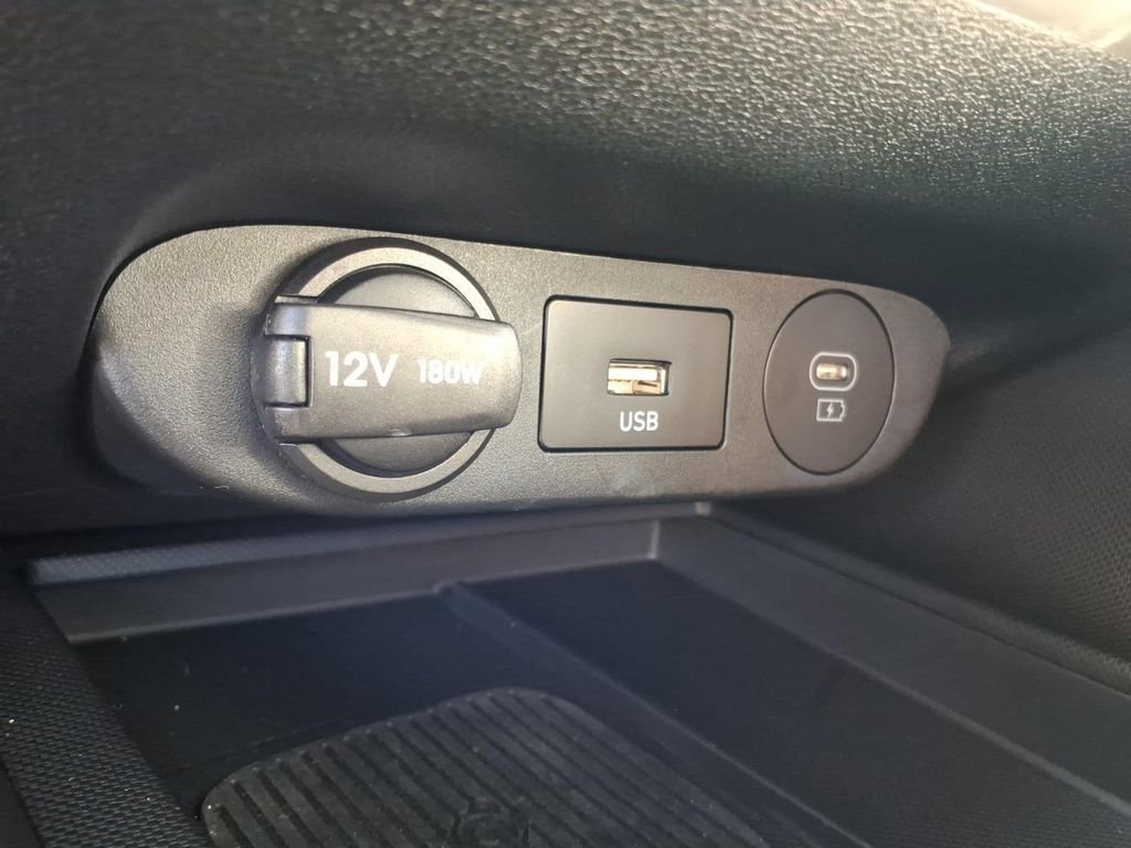 New 2025 Hyundai Elantra Sport image 28