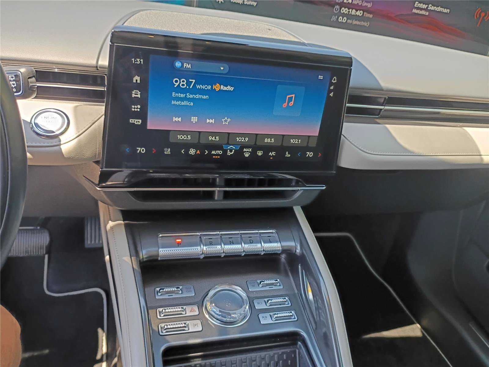 Used 2025 Lincoln Nautilus Premier AWD/4WD image 15