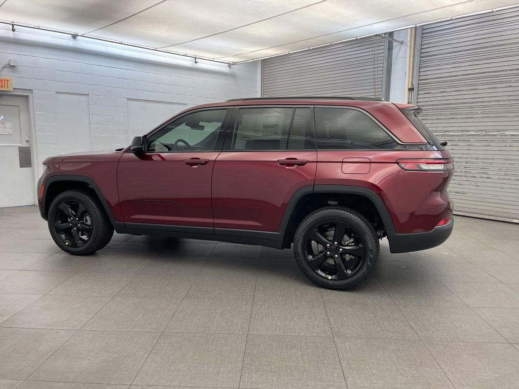 New 2026 Jeep Grand Cherokee Limited w/ Limited Altitude Package image 5