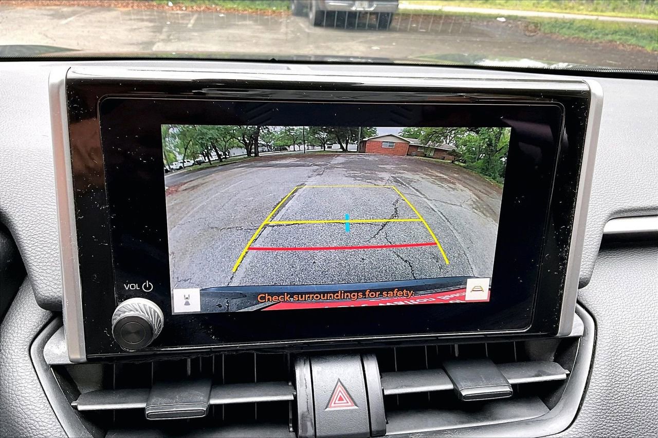 Used 2024 Toyota RAV4 LE FWD image 13
