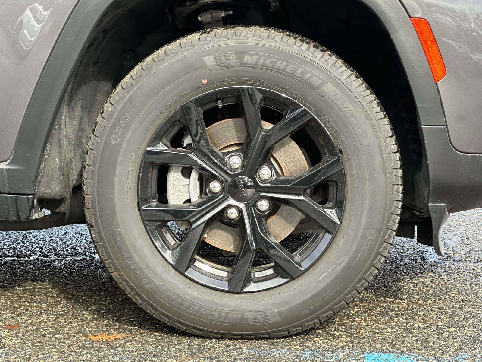 Used 2024 Jeep Grand Cherokee Altitude image 7