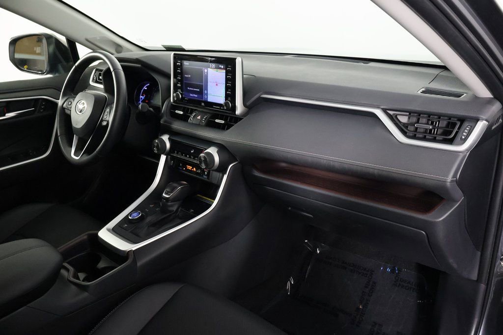 Used 2020 Toyota RAV4 Limited image 9