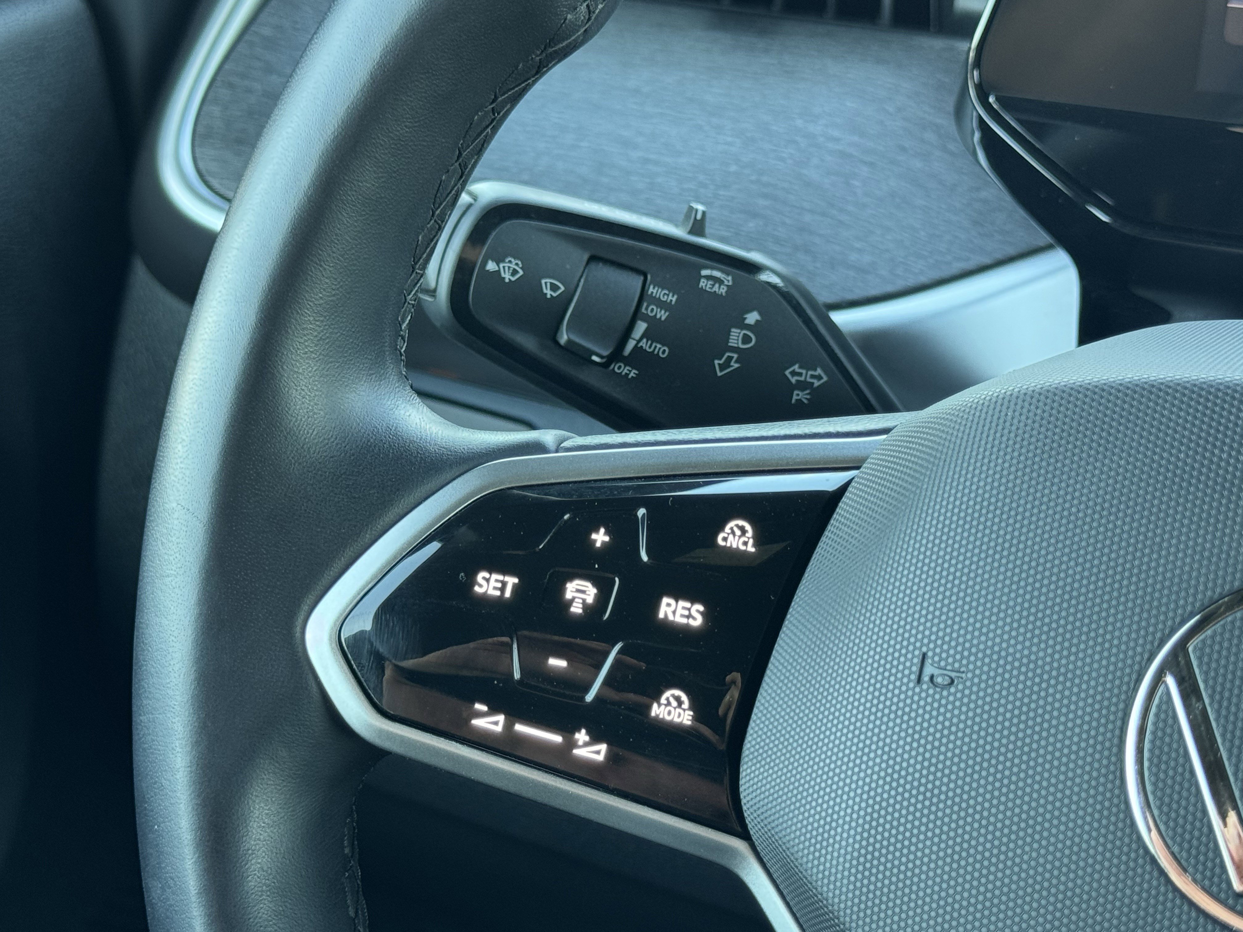 Used 2025 Volkswagen ID. Buzz Pro S image 20