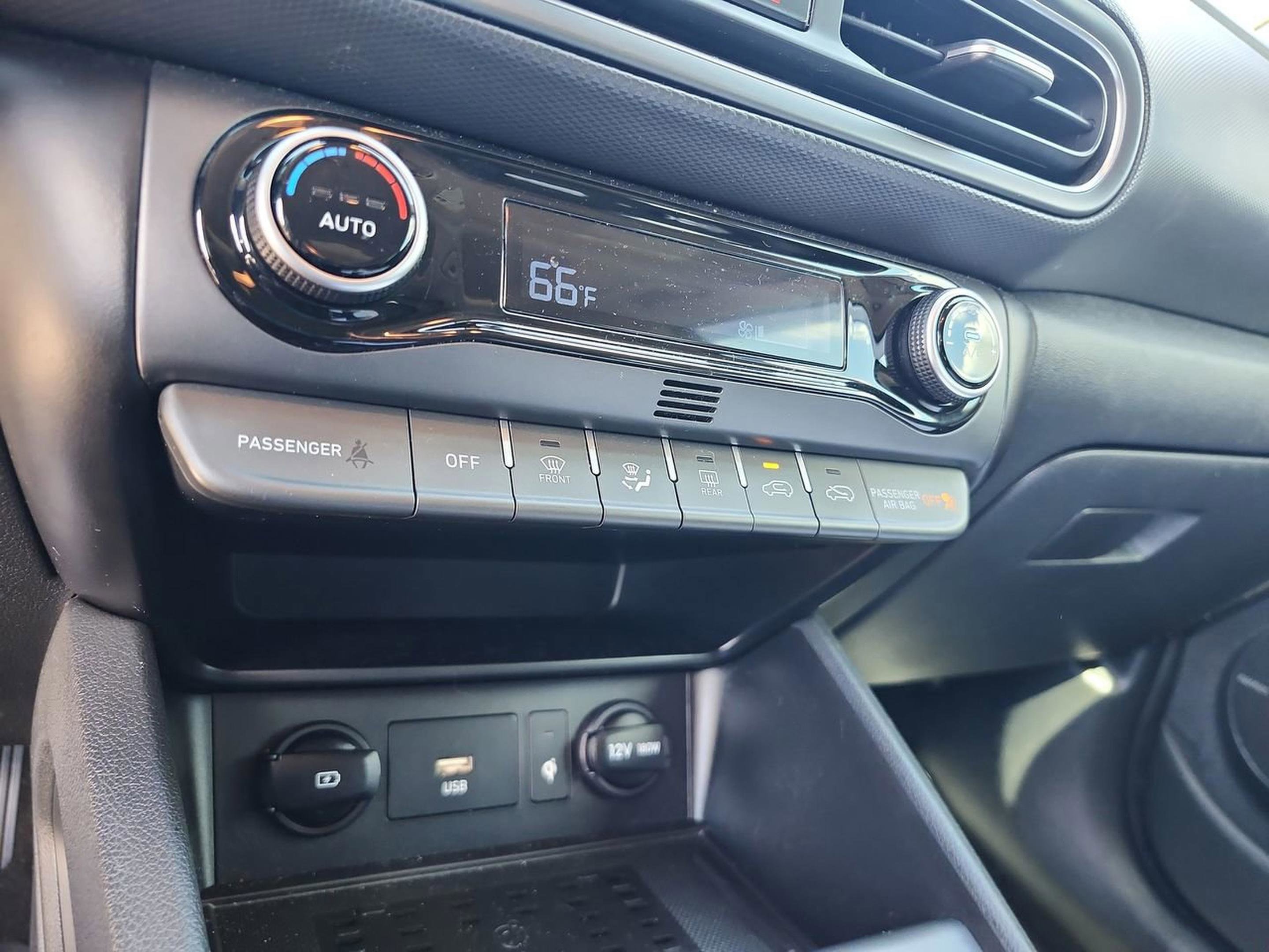 Certified 2022 Hyundai Kona Limited image 29