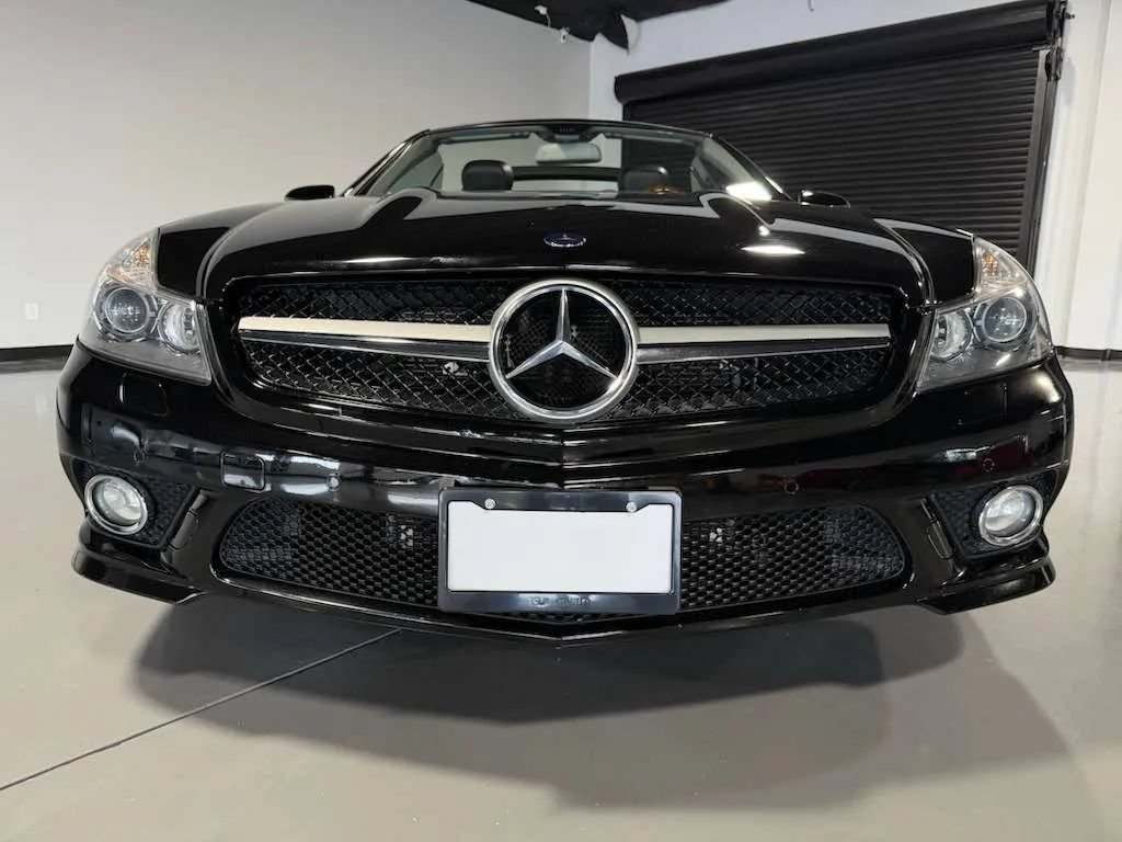 Used 2011 Mercedes-Benz SL 550 w/ Premium I Pkg image 2