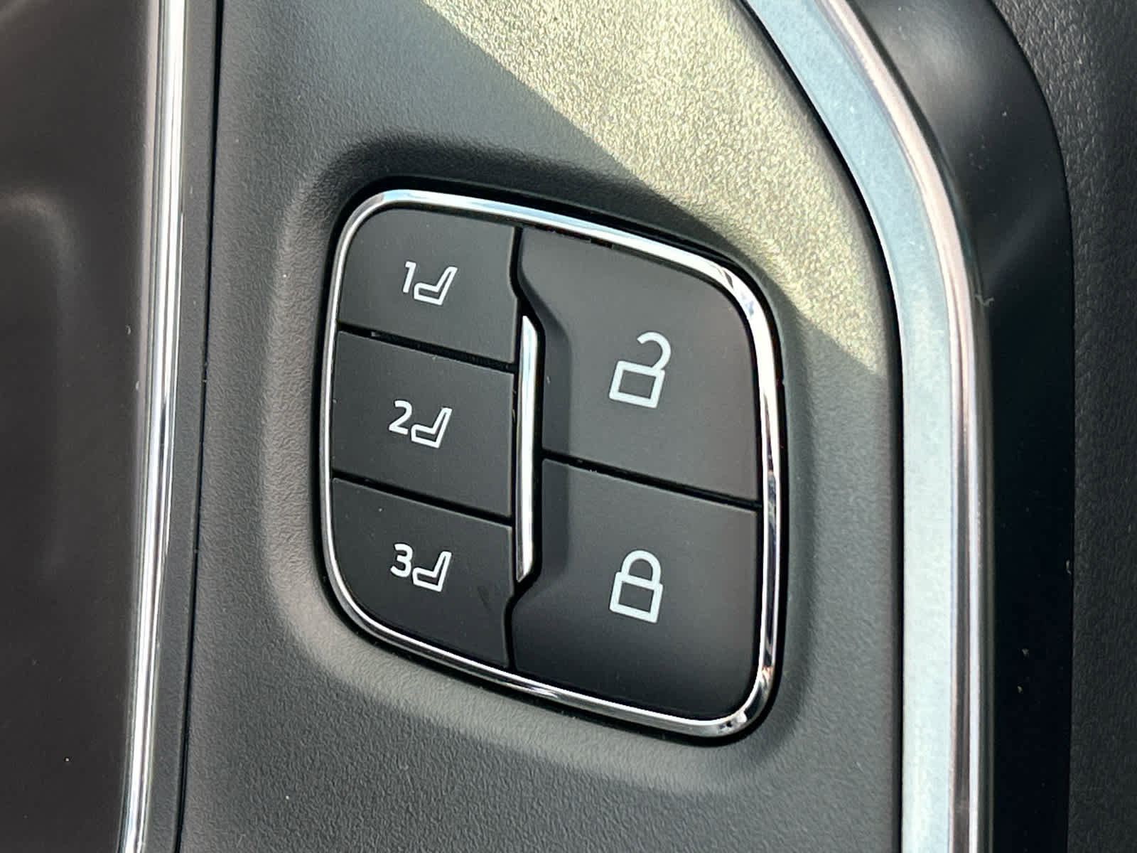 New 2026 Ford F350 Platinum w/ Tremor Off-Road Package image 23