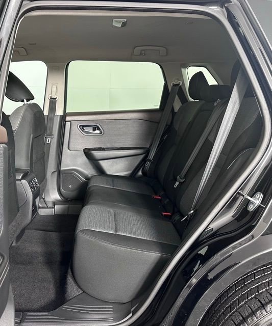 Used 2022 Nissan Rogue SV FWD image 22