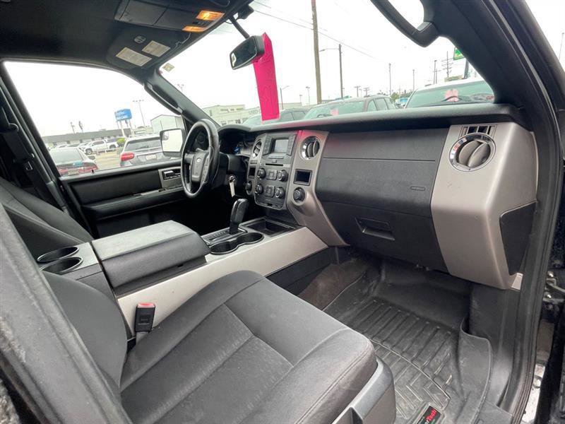 Used 2017 Ford Expedition EL XLT image 27
