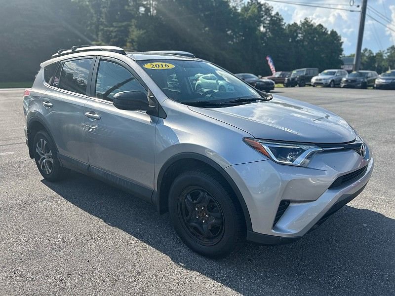 Used 2016 Toyota RAV4 LE image 4