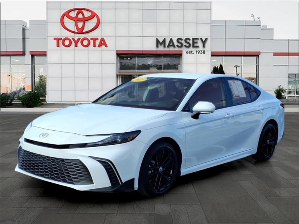 Used 2025 Toyota Camry SE w/ Convenience Package image 7