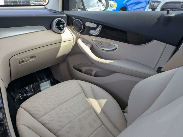 Used 2022 Mercedes-Benz GLC 300 image 17