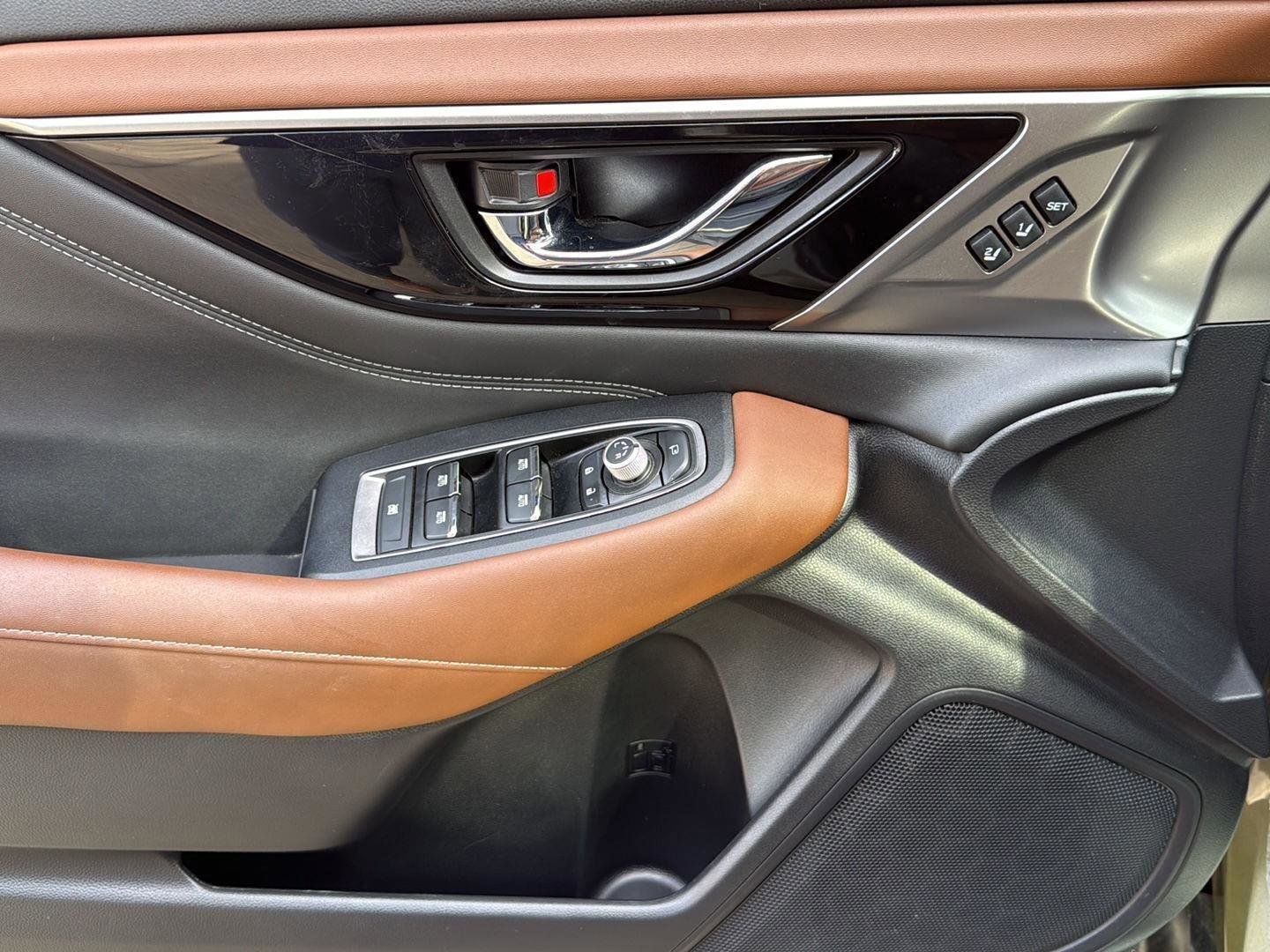 Used 2021 Subaru Outback Touring w/ Popular Package #2 image 13