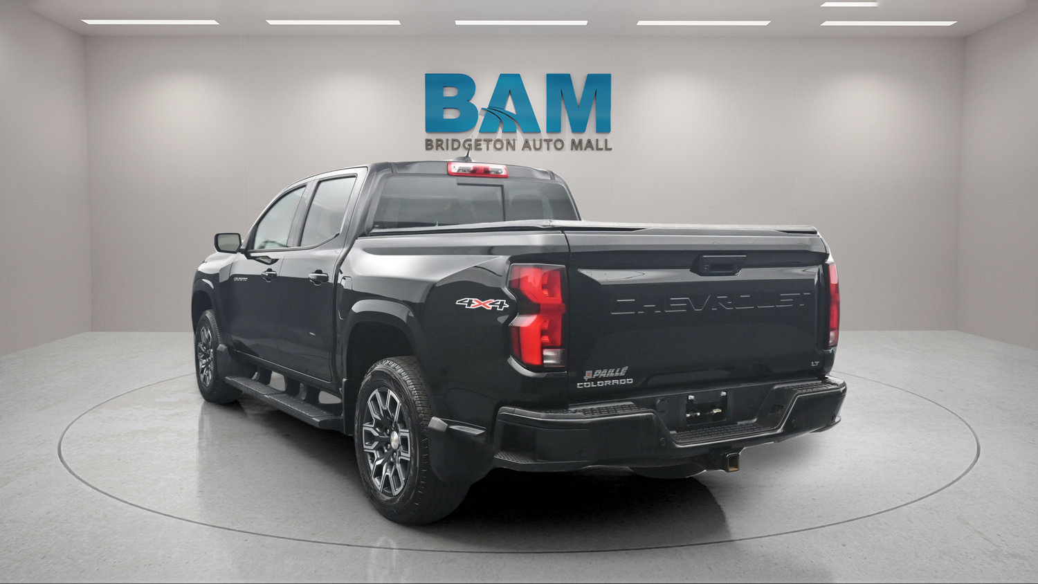 Used 2024 Chevrolet Colorado LT w/ LT Convenience Package III AWD/4WD image 5