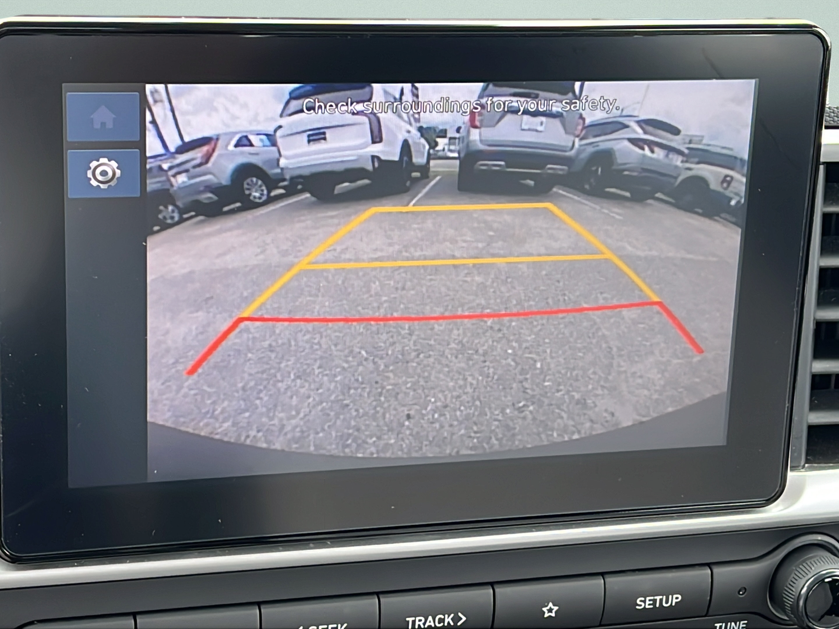 Certified 2023 Hyundai Venue SEL FWD image 17