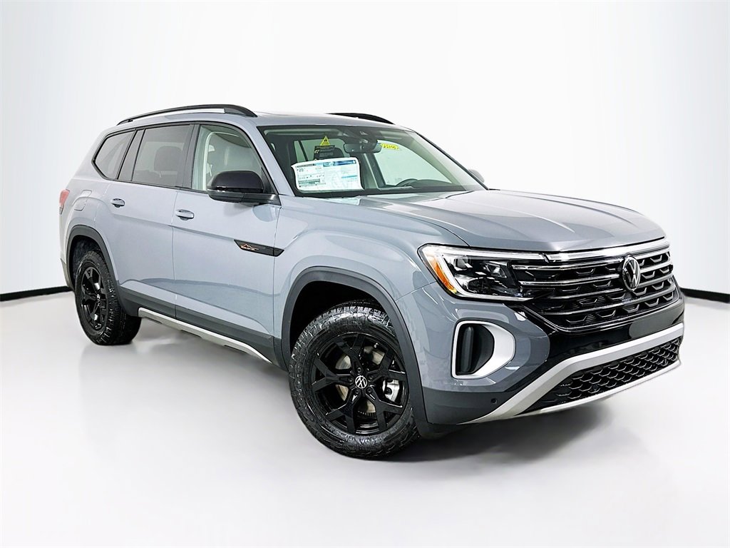 New 2025 Volkswagen Atlas Peak Edition SE