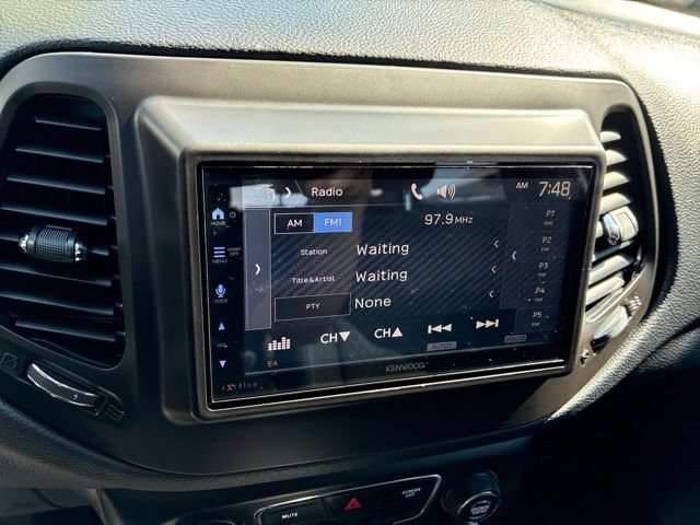 Used 2018 Jeep Compass Sport w/ Tech Group FWD image 39