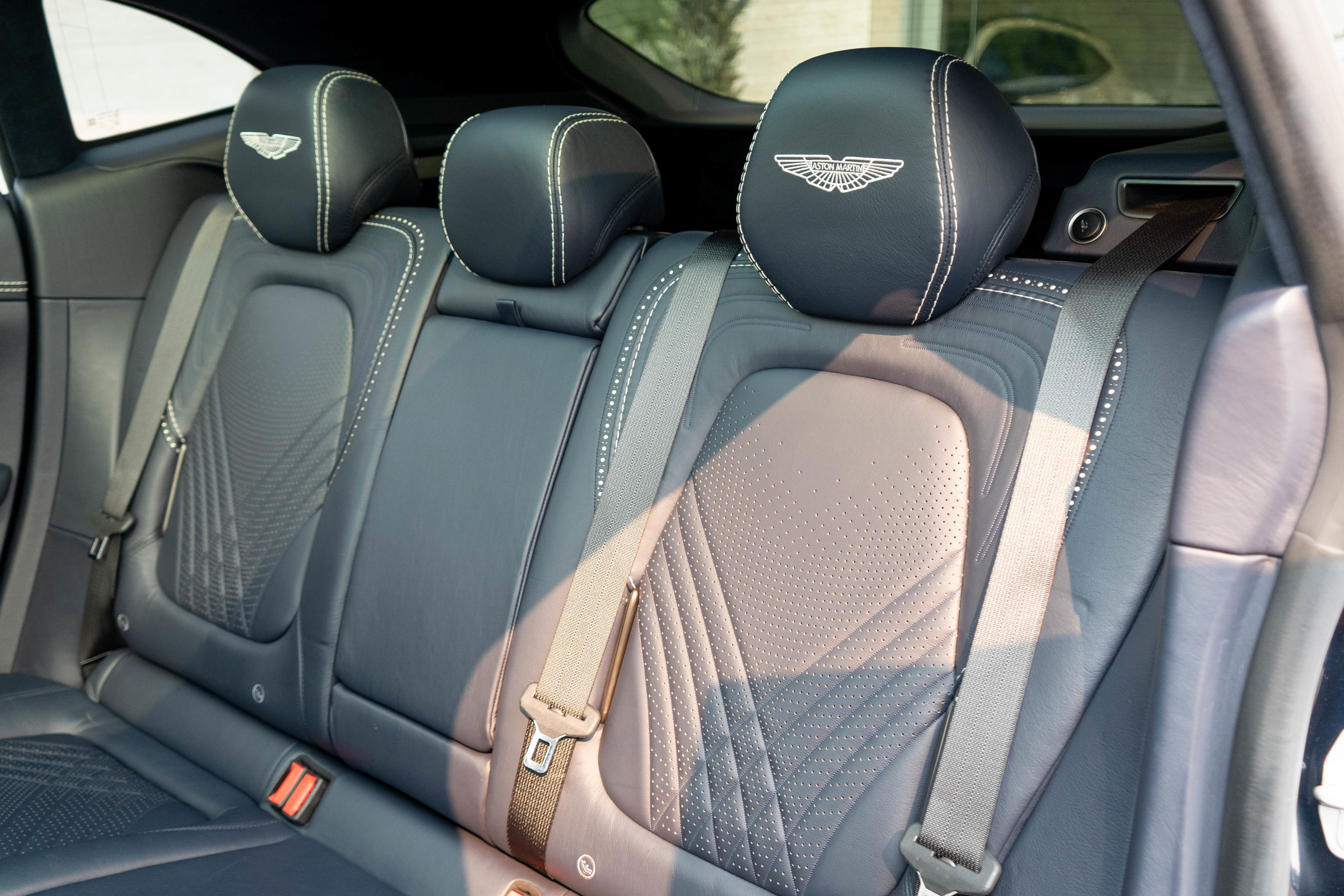 Used 2021 Aston Martin DBX image 32