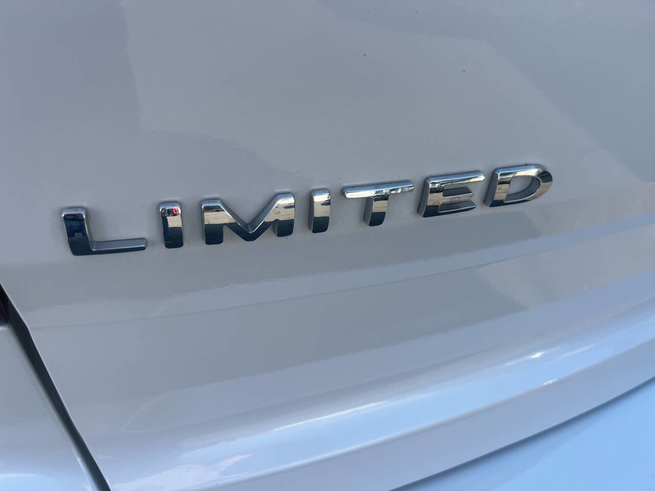 Used 2015 Ford Explorer Limited w/ Equipment Group 302A image 9