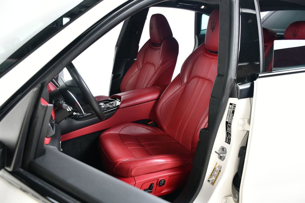 Used 2020 Maserati Levante GranSport image 31