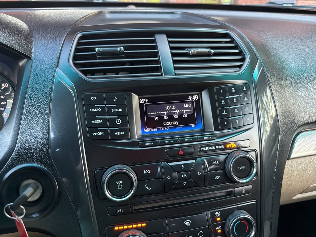 Used 2017 Ford Explorer FWD image 3