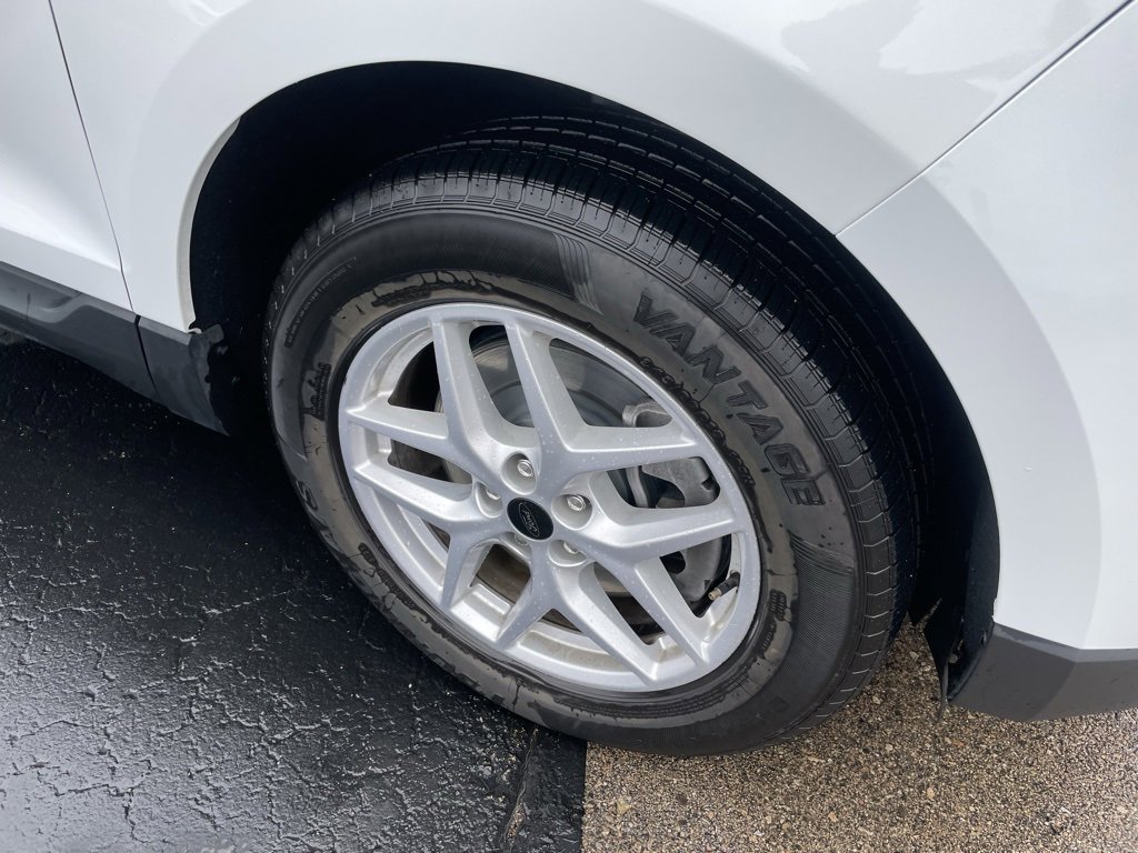 Used 2023 Ford Edge SEL image 3