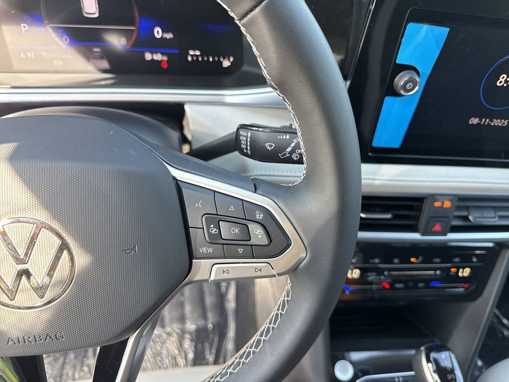 New 2025 Volkswagen Taos SE image 26