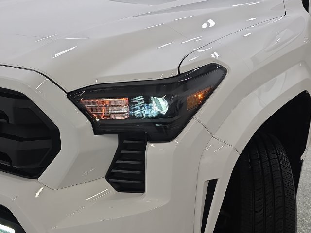 Certified 2024 Toyota Tacoma SR5 AWD/4WD image 27