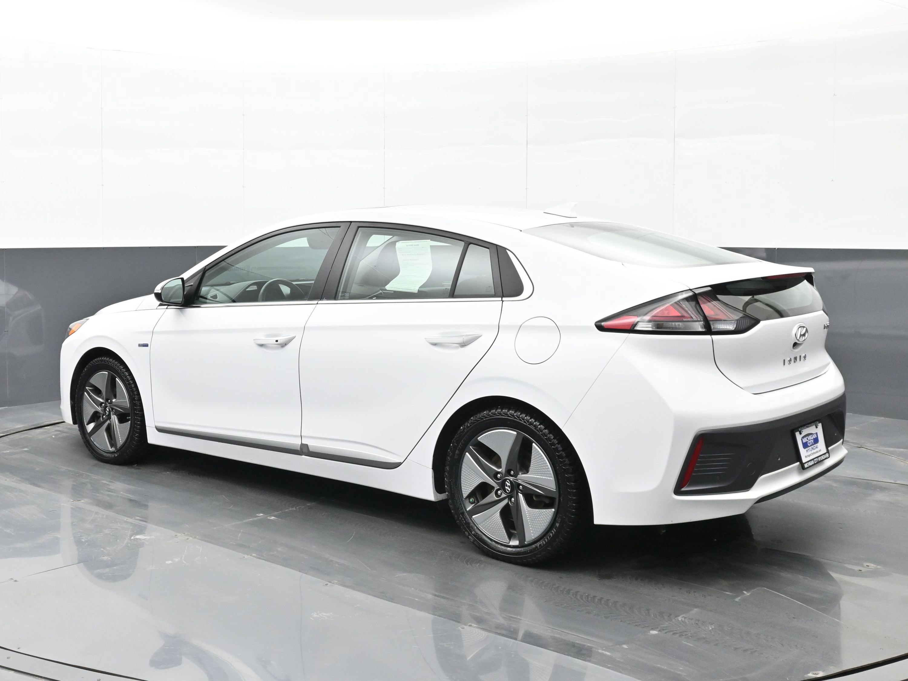 Used 2020 Hyundai Ioniq Limited image 6