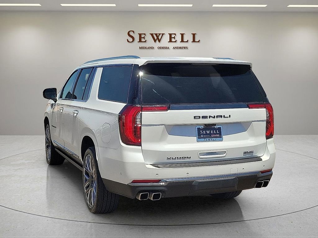 Used 2025 GMC Yukon XL Denali Ultimate AWD/4WD image 3
