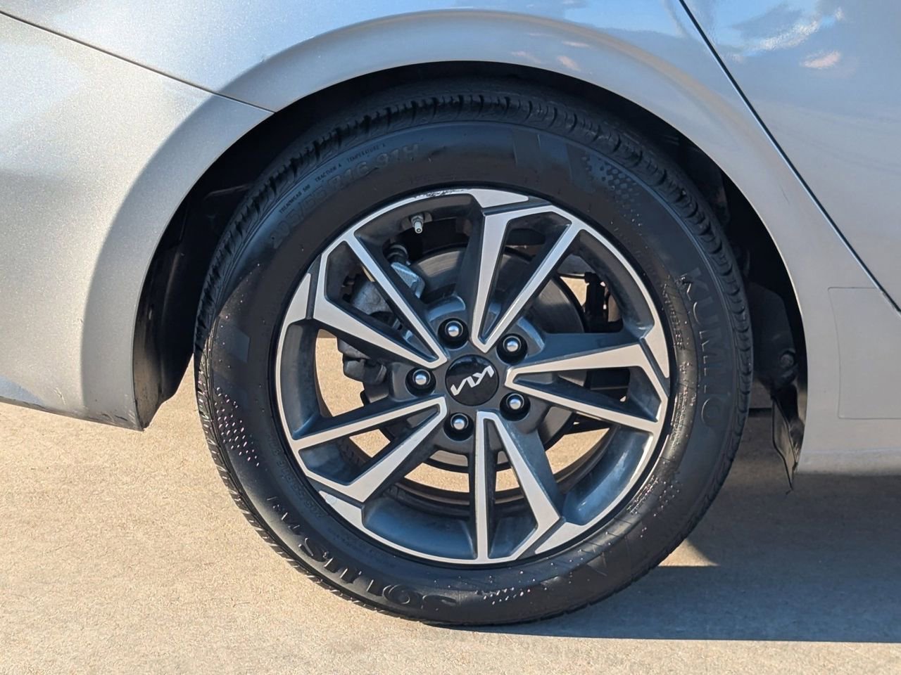 Used 2024 Kia Forte LXS image 7