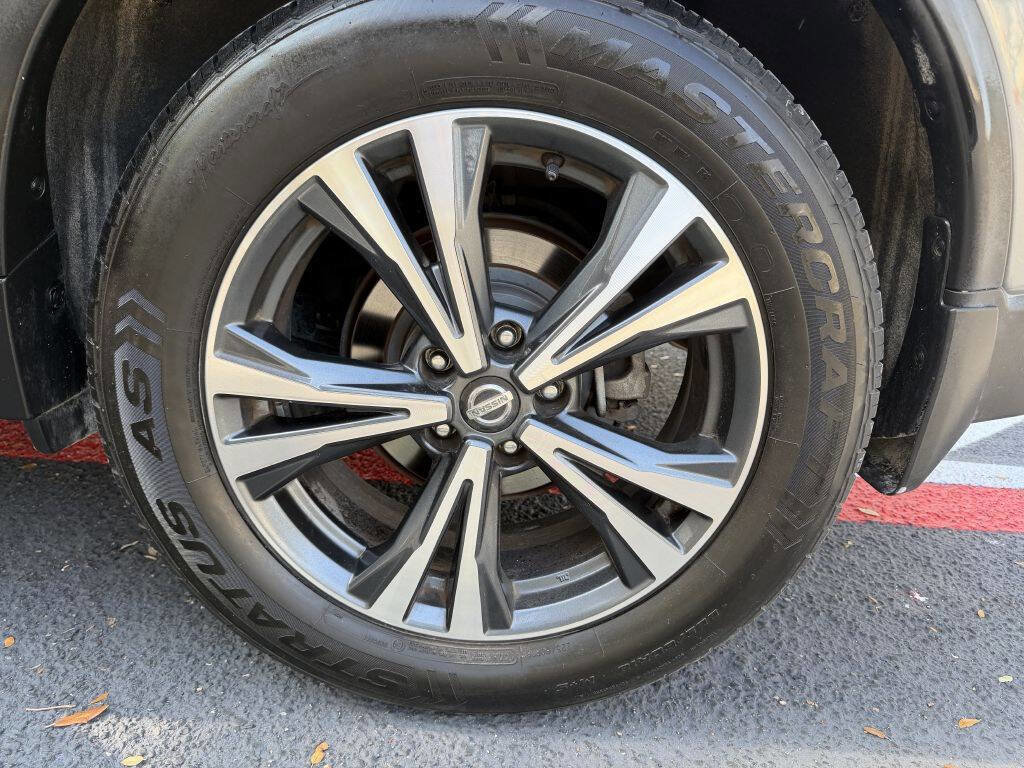 Used 2017 Nissan Rogue SL w/ SL Premium Package FWD image 24