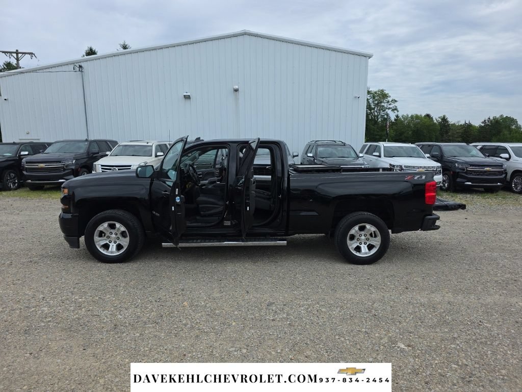 Used 2018 Chevrolet Silverado 1500 LT w/ All Star Edition AWD/4WD image 27
