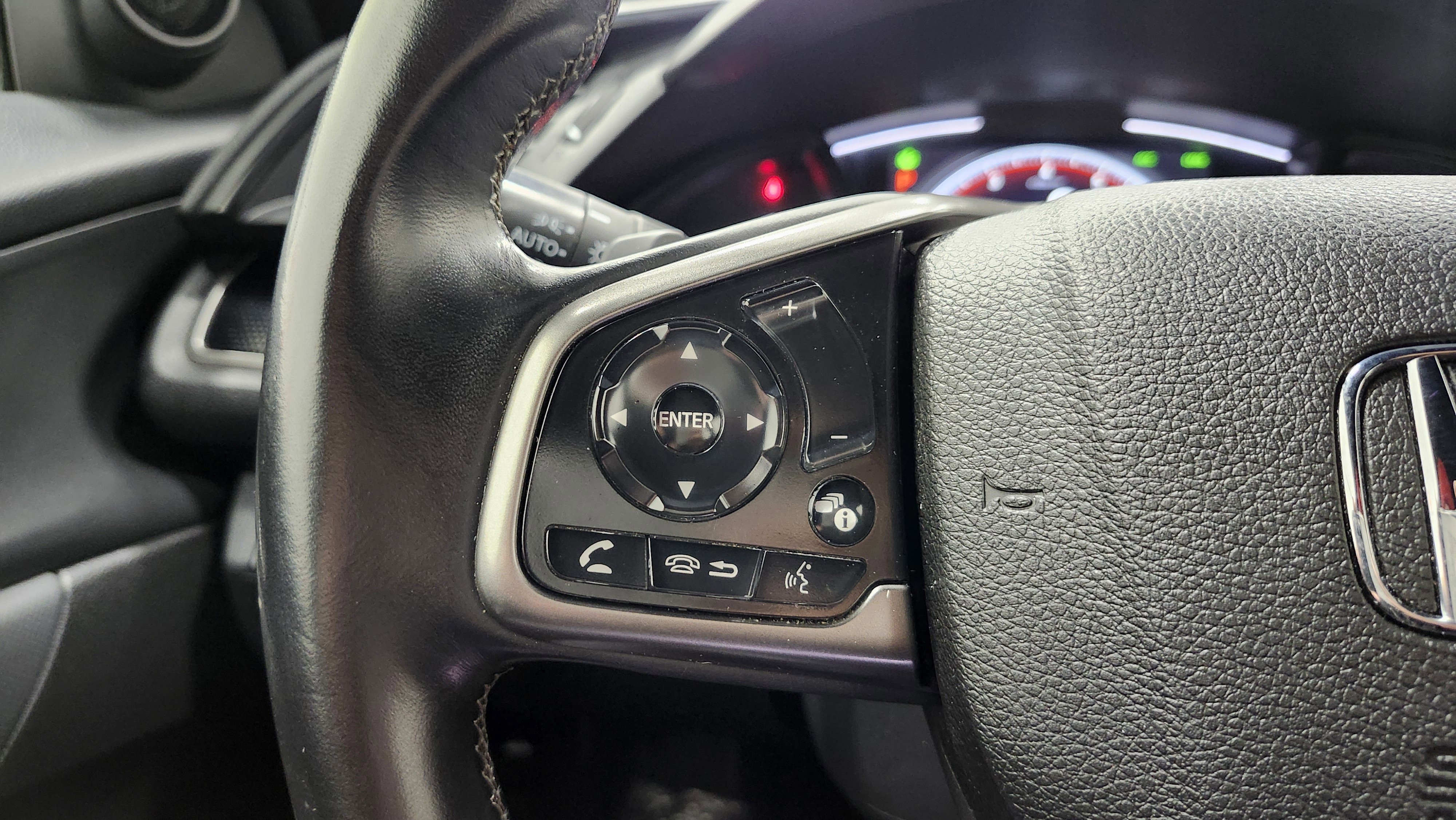 Used 2020 Honda Civic Sport image 33