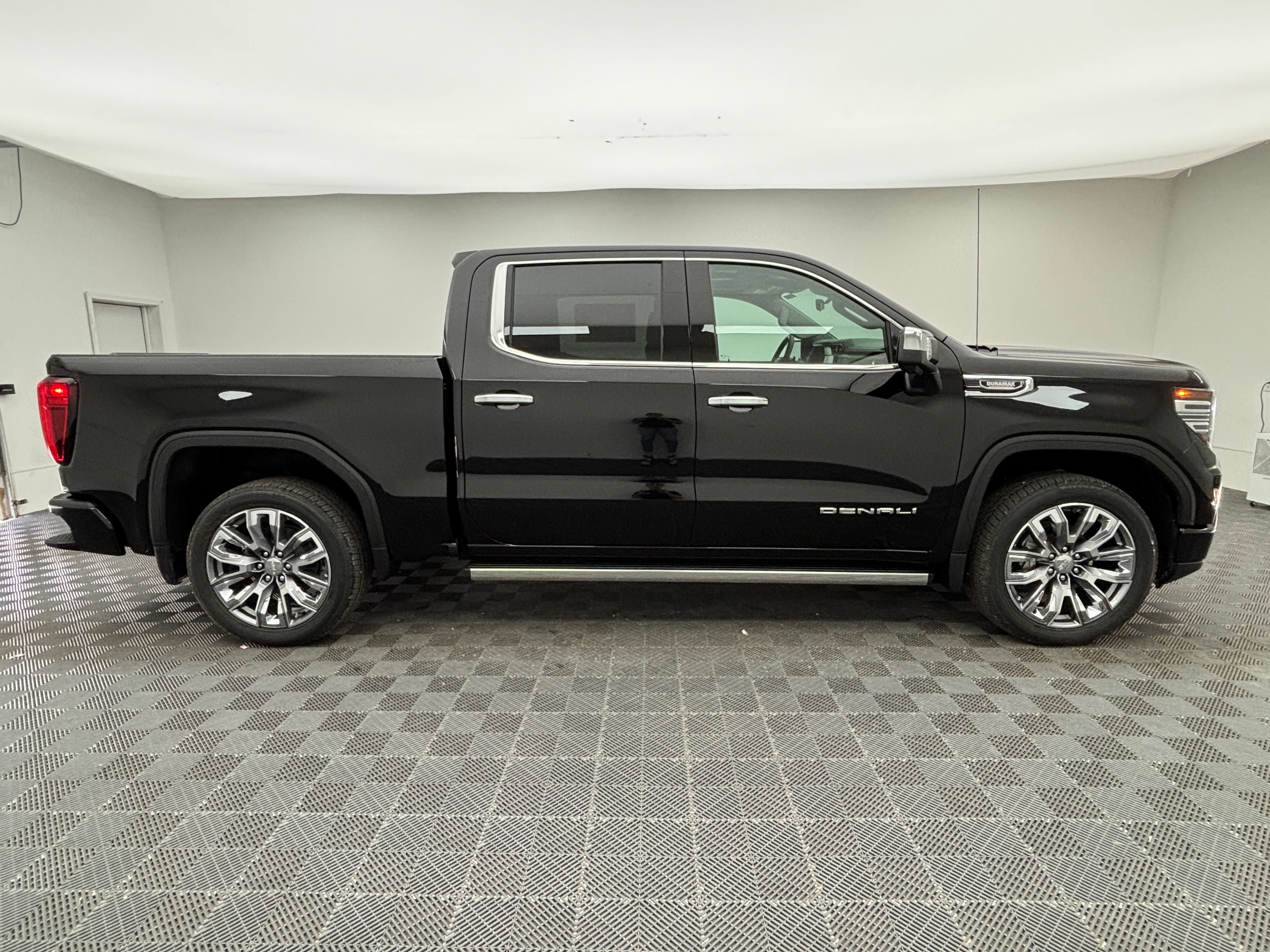 New 2026 GMC Sierra 1500 Denali AWD/4WD image 9
