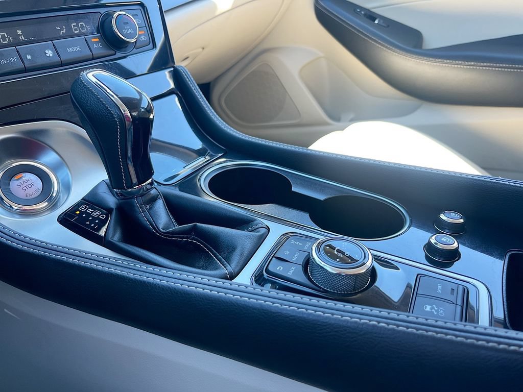 Used 2023 Nissan Maxima Platinum w/ Sport Mat Group FWD image 17