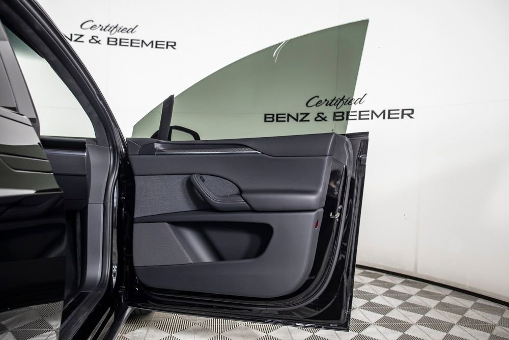 Used 2024 Tesla Model X Plaid image 30