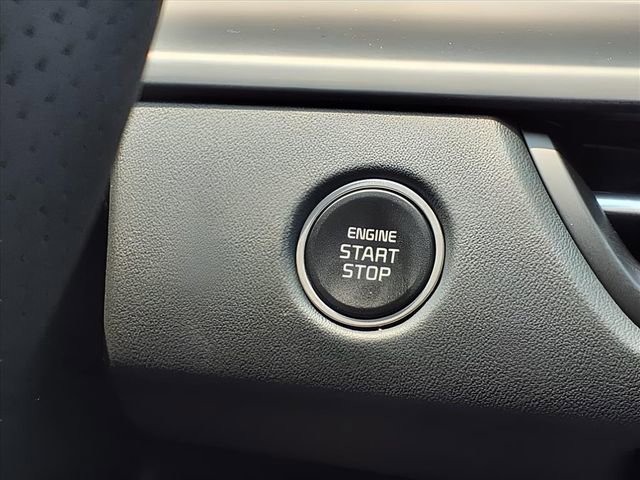 New 2025 Kia Seltos SX w/ SX Sunroof Package image 13