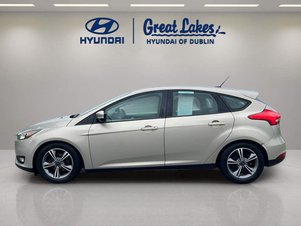 Used 2016 Ford Focus SE FWD image 2