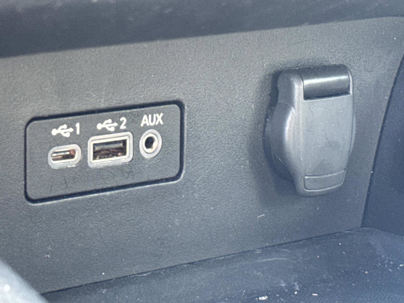 Used 2024 Nissan Altima 2.5 SV FWD image 15