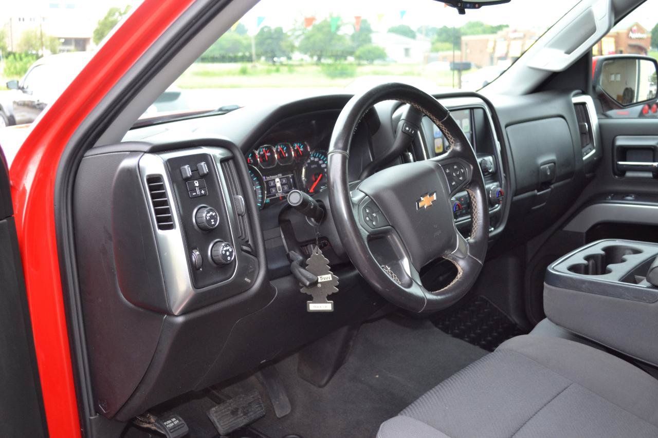 Used 2018 Chevrolet Silverado 1500 LT w/ Texas Edition AWD/4WD image 12