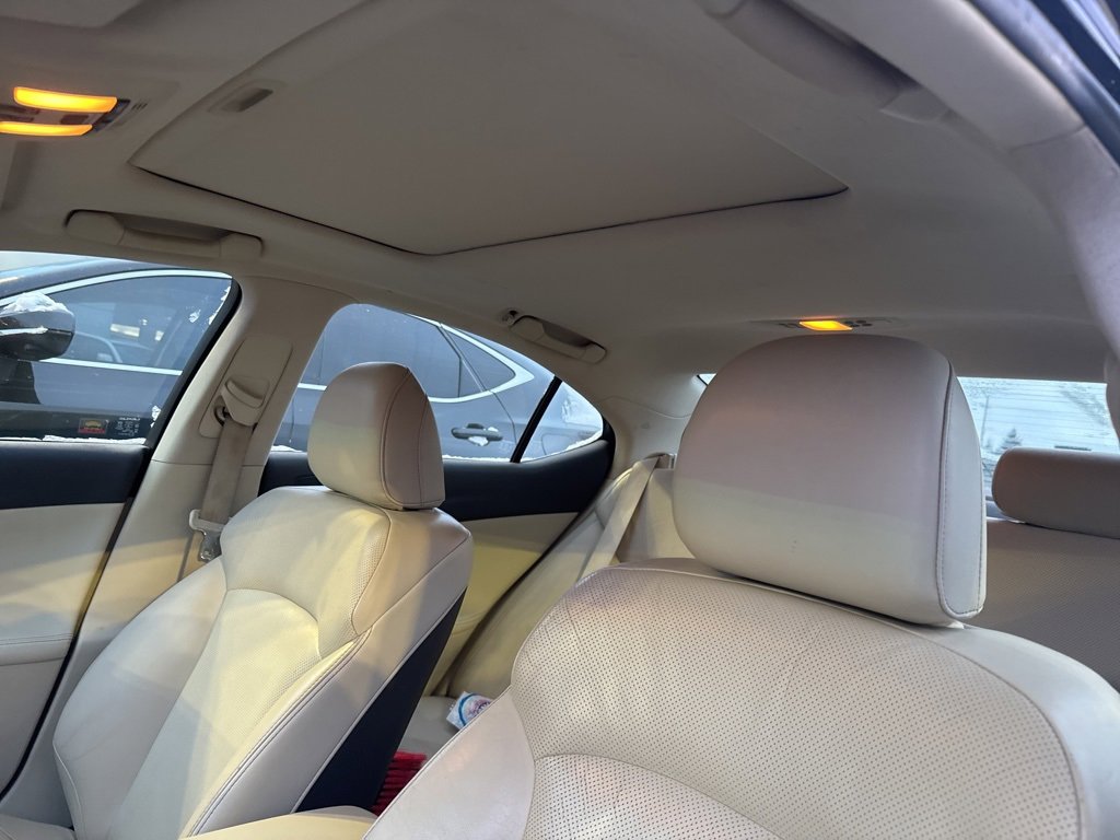 Used 2011 Lexus IS 350 AWD w/ Preferred Accessory Package image 22