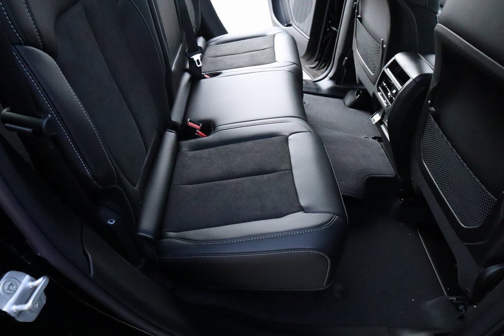 New 2026 Jeep Grand Cherokee Laredo image 15