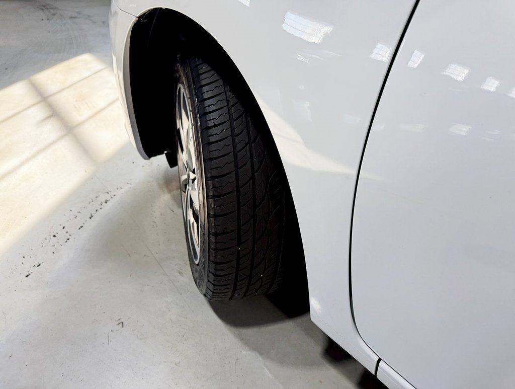 Used 2019 Nissan Sentra SV image 3