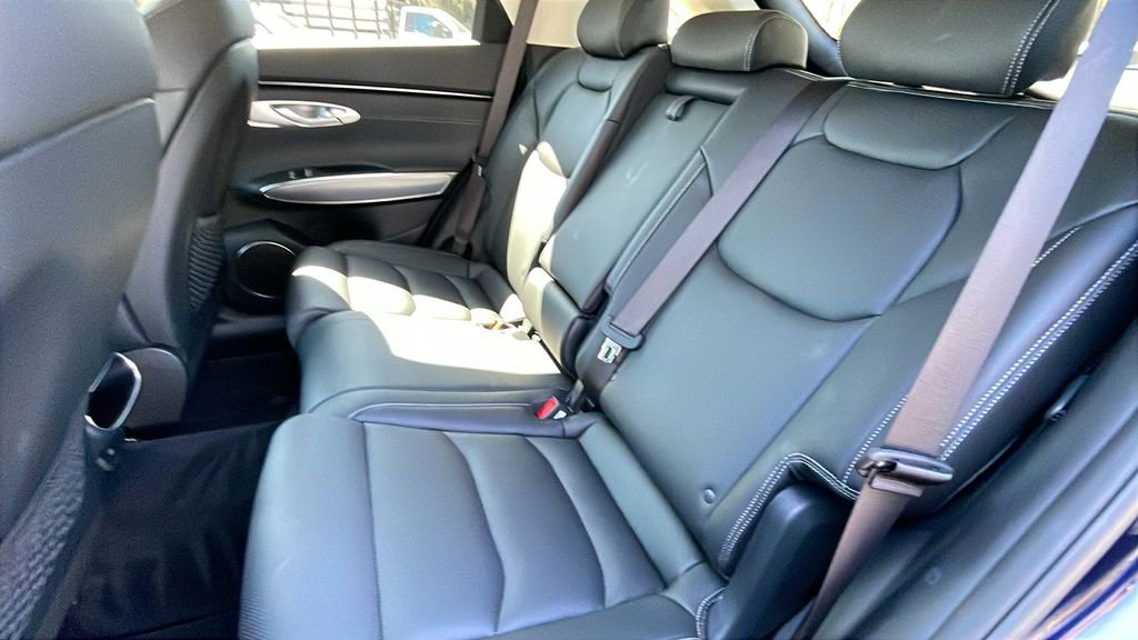 Used 2025 Genesis GV70 2.5T w/ Select Package image 16